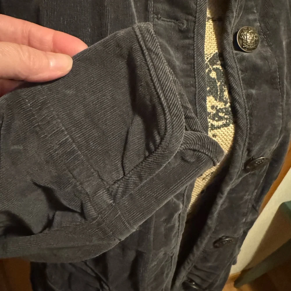 AMI Corduroy Jacket with large detailed buttons - Picture 4 of 8